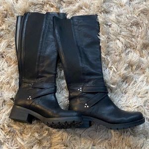Women’s boots Size 7.5